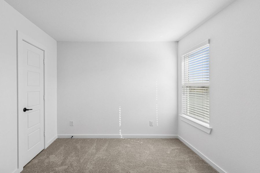 Spacious, unfurnished interior of a new home in Summerview, Fulshear (Image 36).