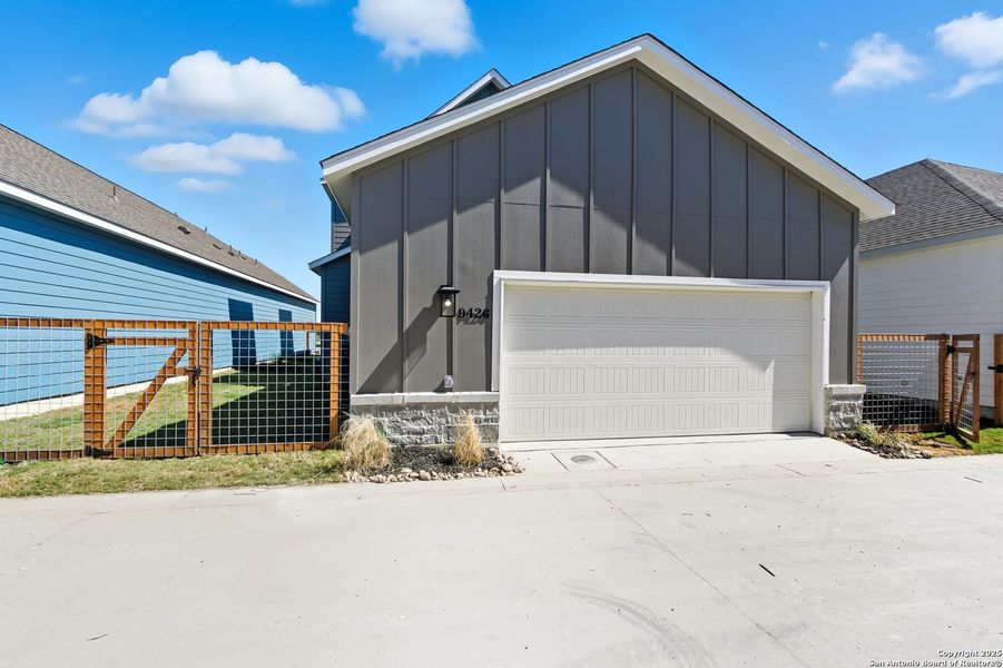 Exterior details and patio area of a home in The Crossvine – Garden Homes, Schertz (Image 20). Exterior details and patio area of a home in The Crossvine – Garden Homes, Schertz (Image 20).