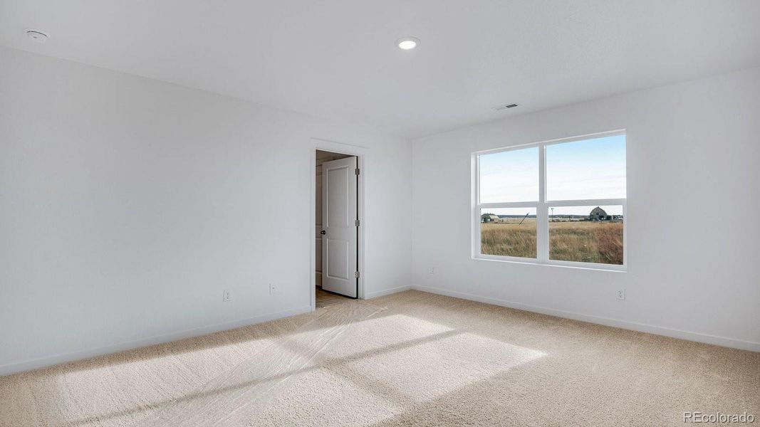 Spacious, unfurnished interior of a new home in Settlers Crossing, Commerce City (Image 30).
