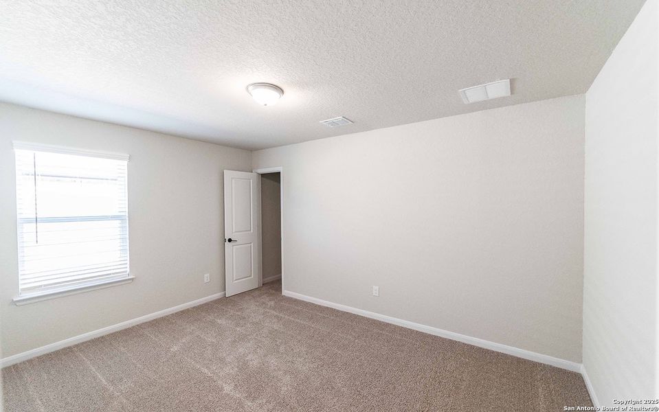 Spacious, unfurnished interior of a new home in Arcadia Ridge, San Antonio (Image 18). Spacious, unfurnished interior of a new home in Arcadia Ridge, San Antonio (Image 18).