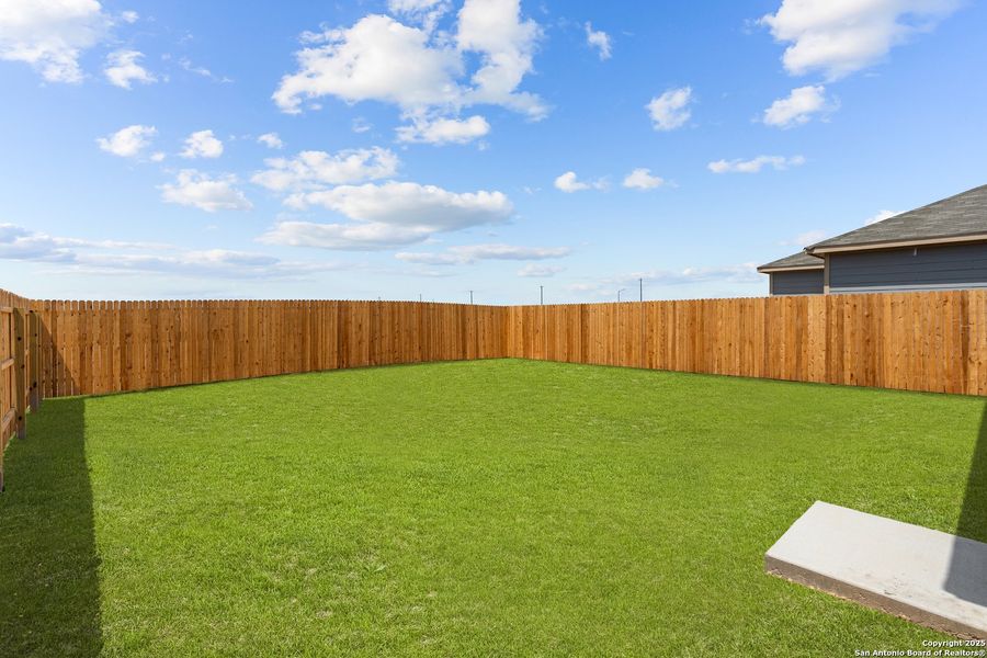 Exterior details and patio area of a home in Vista Real, Converse (Image 3).