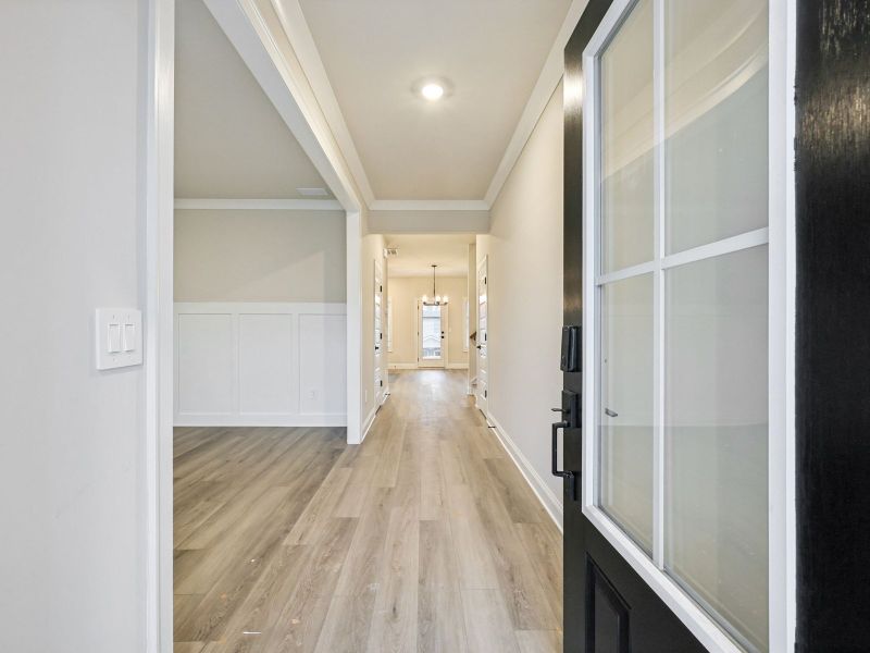 Spacious, unfurnished interior of a new home in Vines at Mill Creek - Estate Series, Braselton (Image 12).