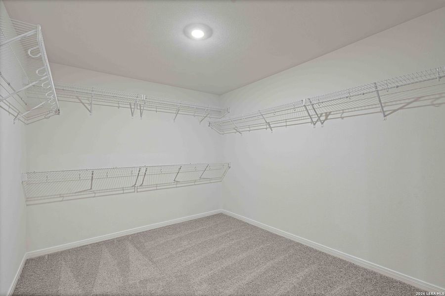 Spacious, unfurnished interior of a new home in , San Antonio (Image 10).