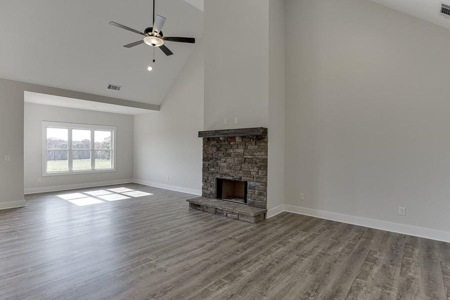 Spacious, unfurnished interior of a new home in , Hartwell (Image 14).