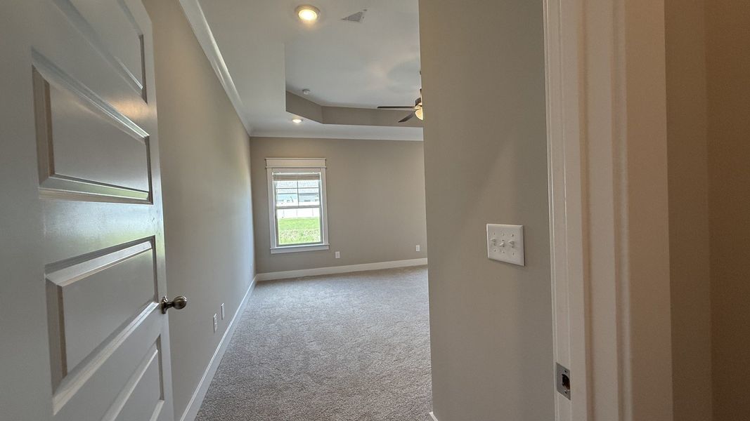 Spacious, unfurnished interior of a new home in Veterans Cove, Murfreesboro (Image 22).