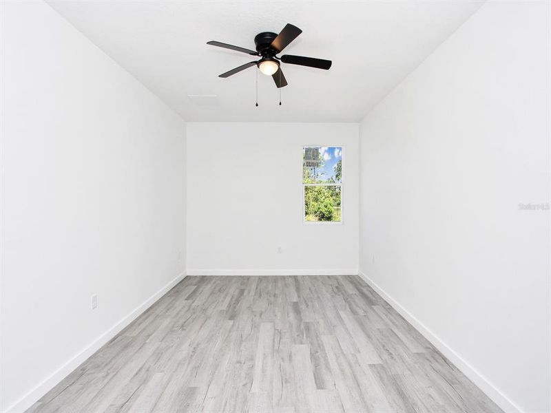 Spacious, unfurnished interior of a new home in , Sebring (Image 18).