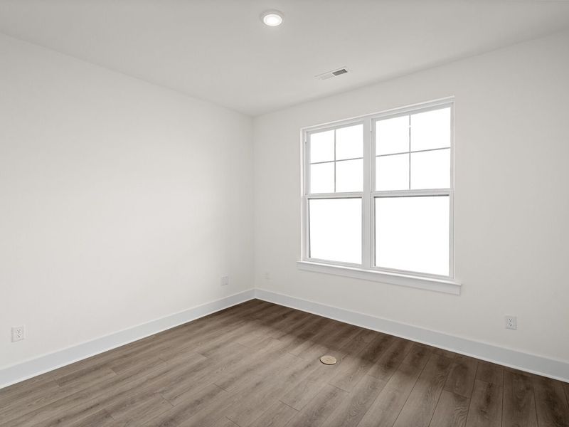 Spacious, unfurnished interior of a new home in Benders Cove, Mount Juliet (Image 36).