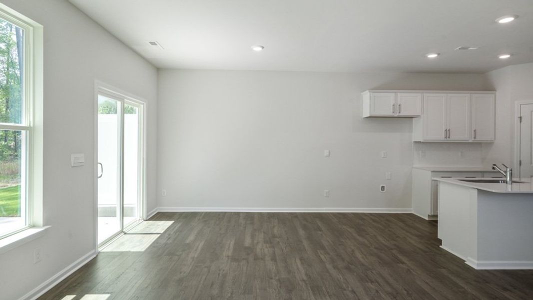 Spacious, unfurnished interior of a new home in Copper Run South, Durham (Image 13).