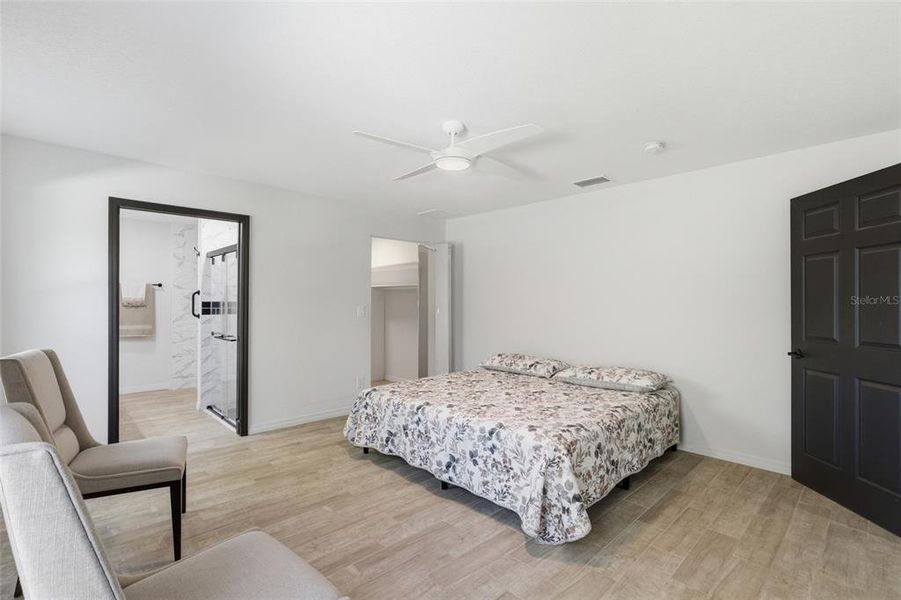 Furnished interior view inside a new home in , Arcadia (Image 14).