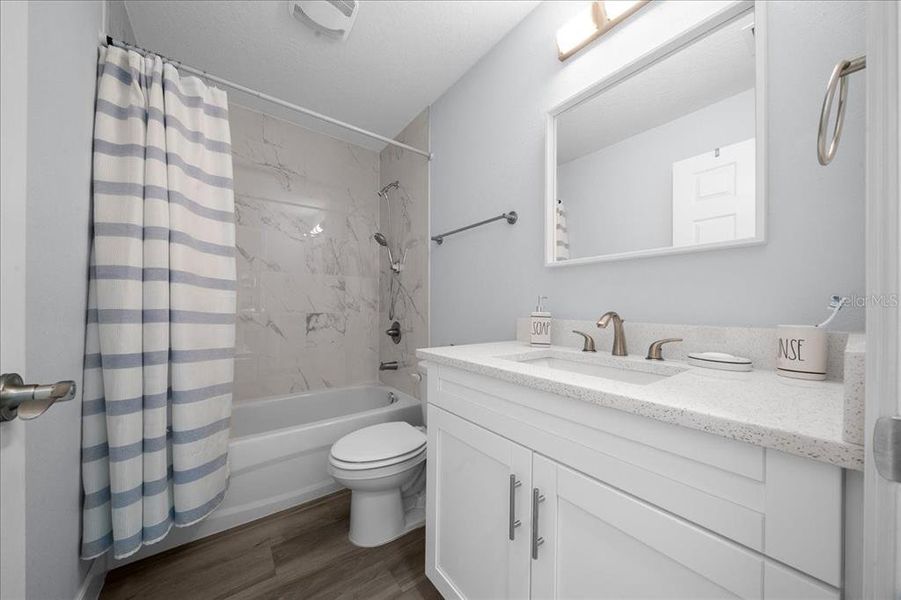 Furnished interior view inside a new home in , Dunnellon (Image 18).