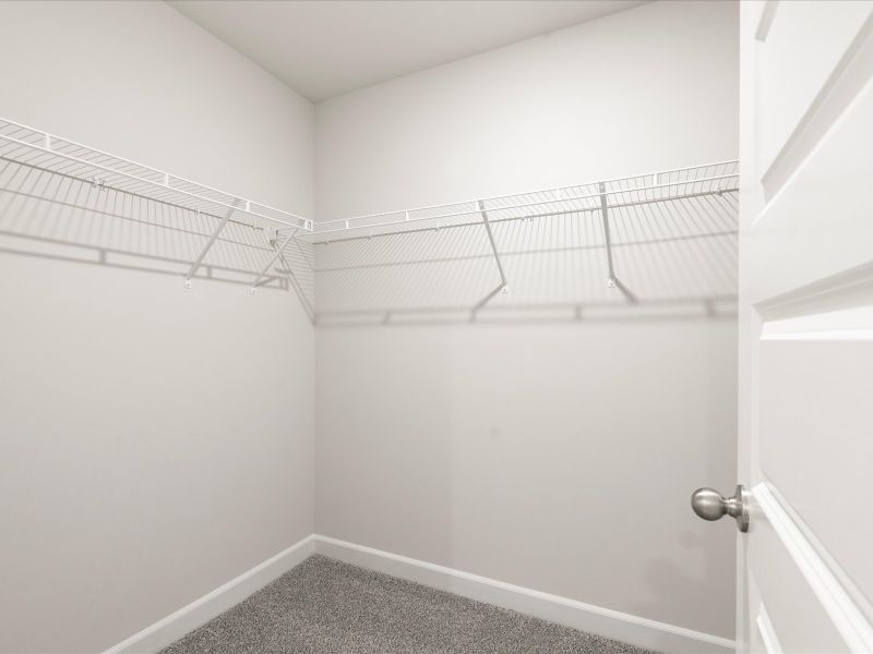 Welcome to the Roswell floorplan at Brayfield Manor - Heritage Collection.