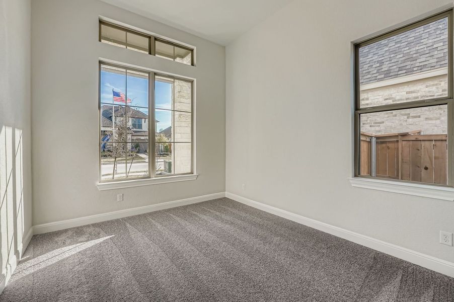 Spacious, unfurnished interior of a new home in 6 Creeks, Kyle (Image 7).