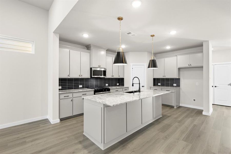 08. 1705 Morningside - Kitchen (2)