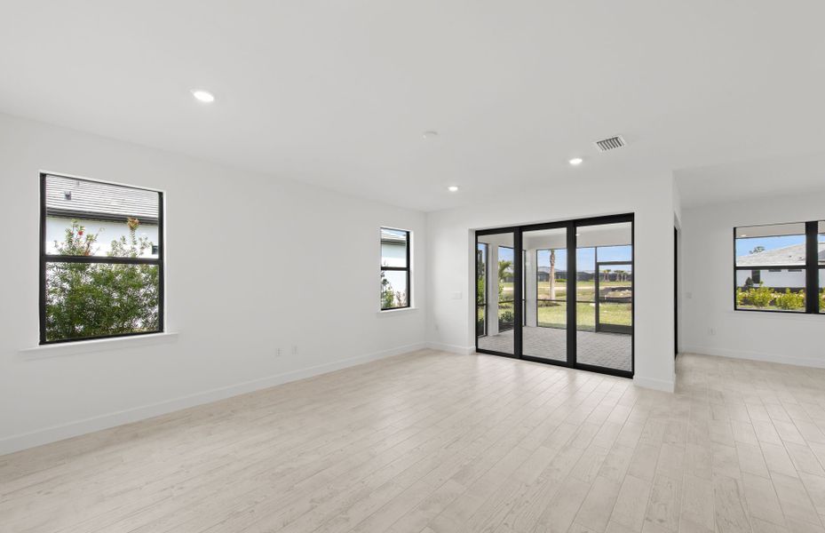 Spacious, unfurnished interior of a new home in Terreno, Naples (Image 15).