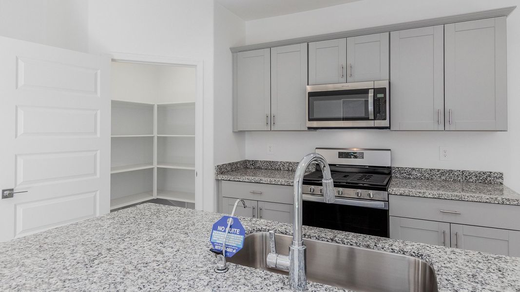 Furnished interior view inside a new home in Hanson Ridge, Vail (Image 13).