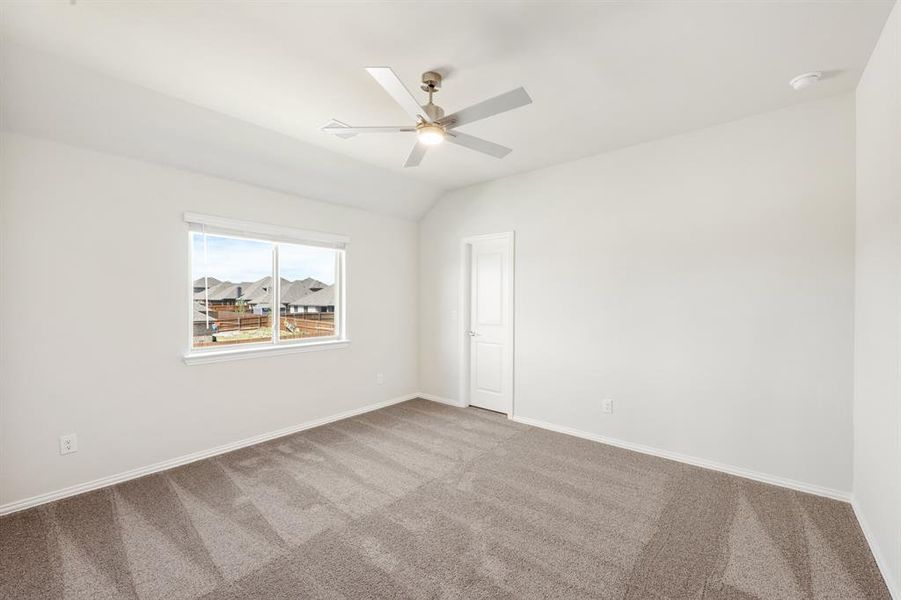 Spacious, unfurnished interior of a new home in The Oasis at North Grove 75-80, Waxahachie (Image 31). Spacious, unfurnished interior of a new home in The Oasis at North Grove 75-80, Waxahachie (Image 31).