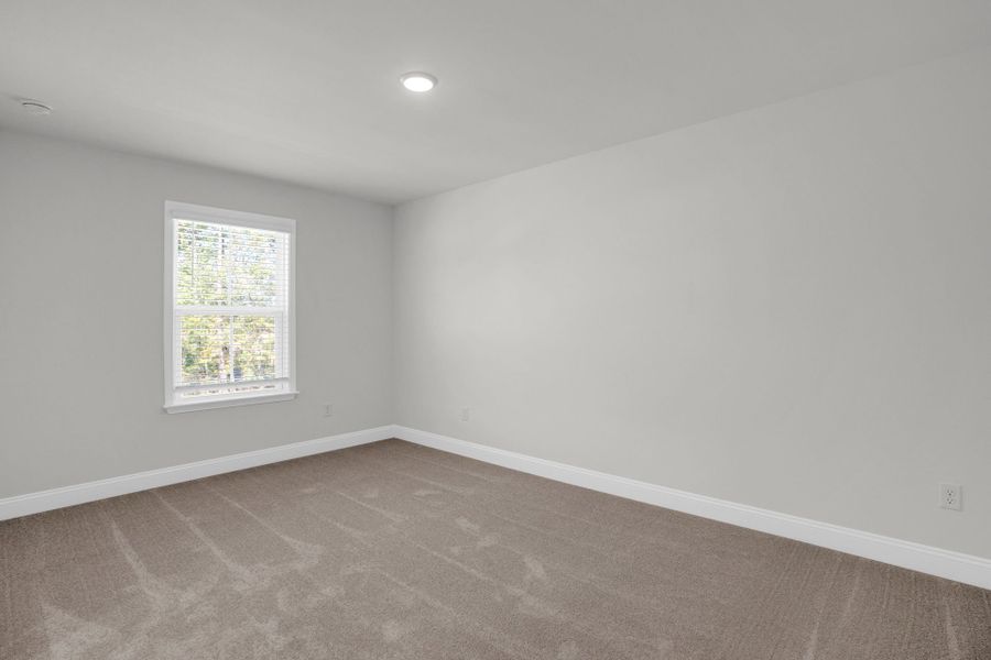 Spacious, unfurnished interior of a new home in Oakleaf Chase, Blythewood (Image 17).