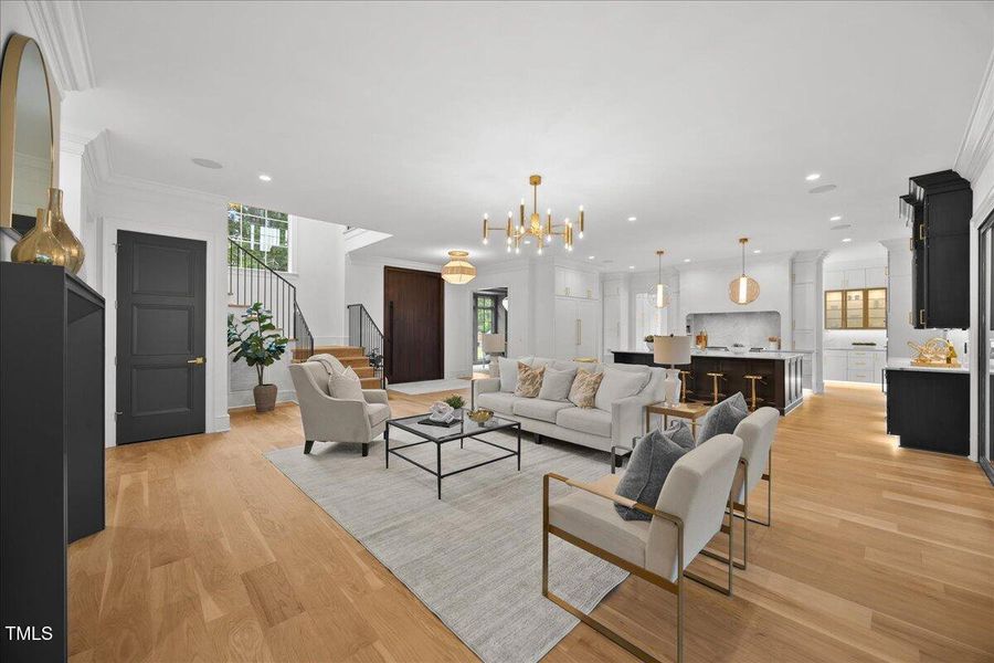 013-2A1A8182 013-2A1A8182