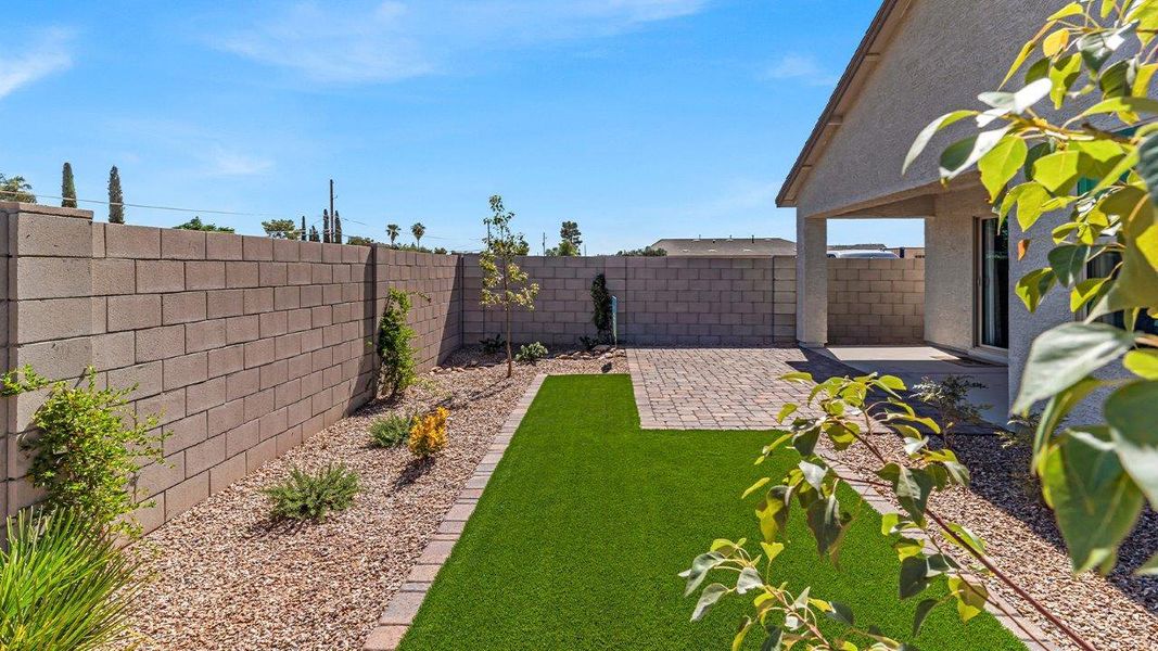 Exterior details and patio area of a home in Senita Crossing, Tucson (Image 27).