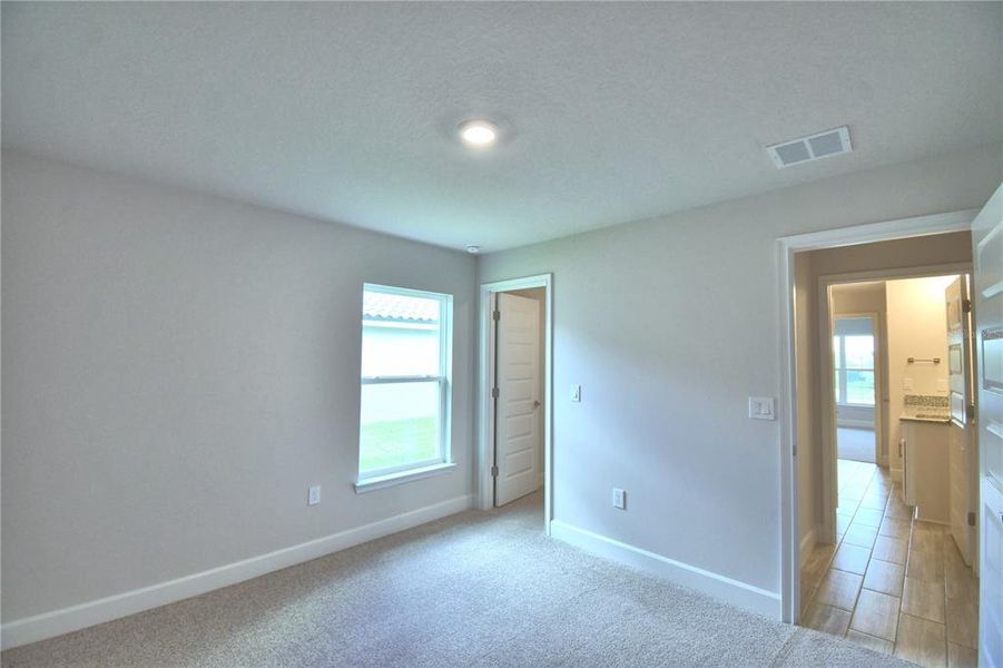 Spacious, unfurnished interior of a new home in , Auburndale (Image 48).