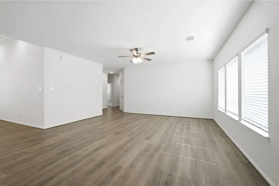 Spacious, unfurnished interior of a new home in Steed Landing, Texas City (Image 24). Spacious, unfurnished interior of a new home in Steed Landing, Texas City (Image 24).