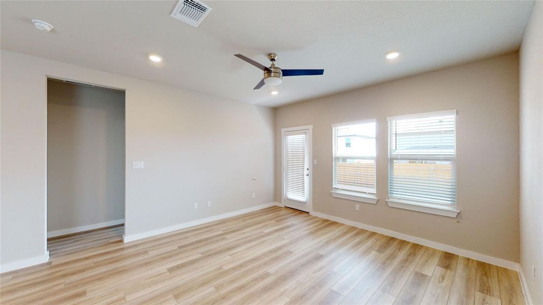 Spacious, unfurnished interior of a new home in Turnbo Ranch, Killeen (Image 16). Spacious, unfurnished interior of a new home in Turnbo Ranch, Killeen (Image 16).