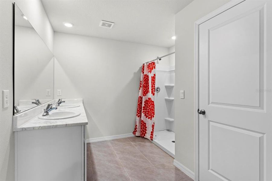 Furnished interior view inside a new home in Mandarin Grove, Palmetto (Image 9).