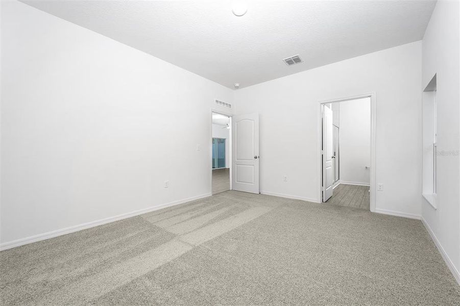 Spacious, unfurnished interior of a new home in Tula Parc, Astatula (Image 18). Spacious, unfurnished interior of a new home in Tula Parc, Astatula (Image 18).