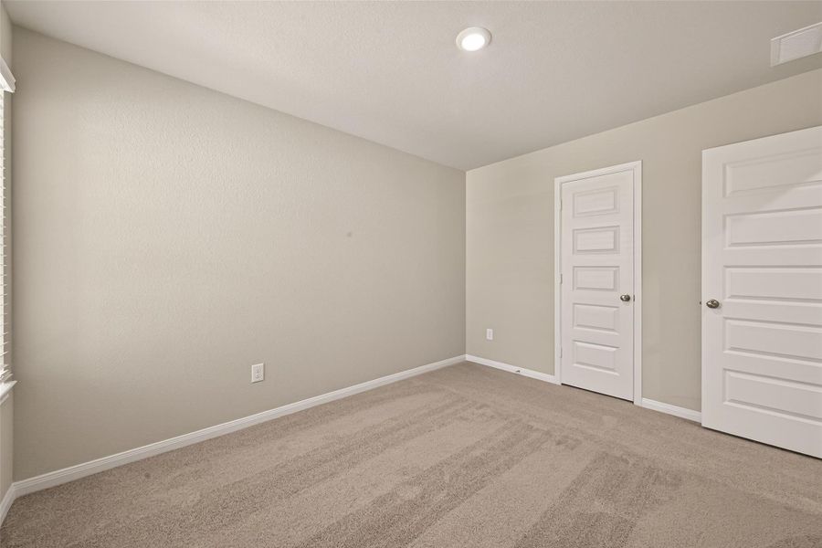 Spacious, unfurnished interior of a new home in Wayside Village, Houston (Image 23).