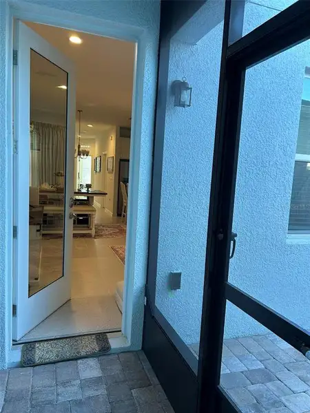 Exterior details and patio area of a home in , Winter Garden (Image 3).