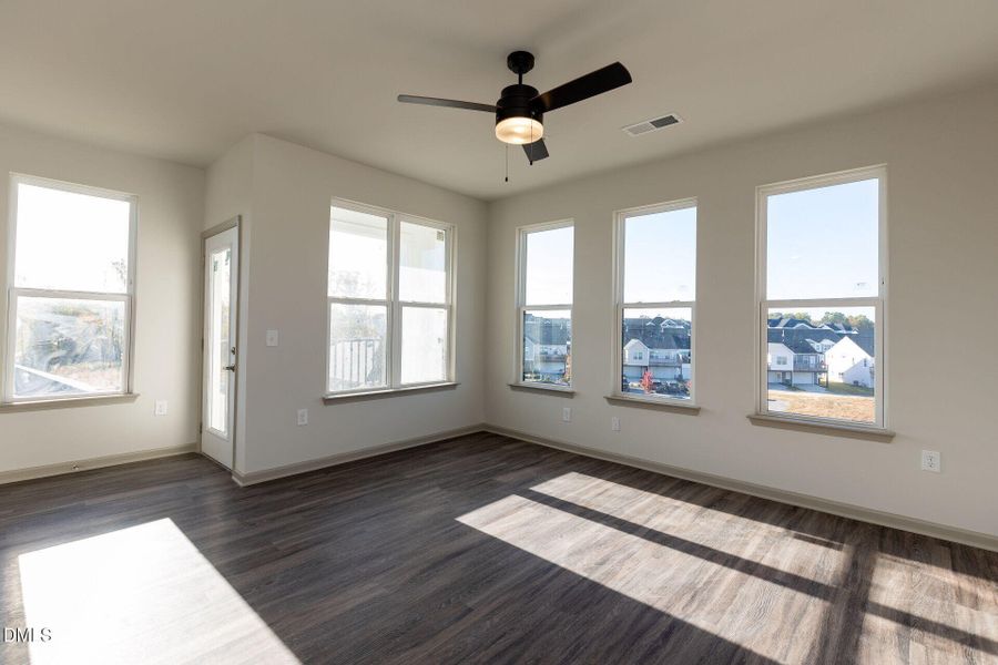 005-1920x1080-family-room 005-1920x1080-family-room