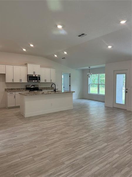 Spacious, unfurnished interior of a new home in Royal Highlands, Brooksville (Image 8). Spacious, unfurnished interior of a new home in Royal Highlands, Brooksville (Image 8).