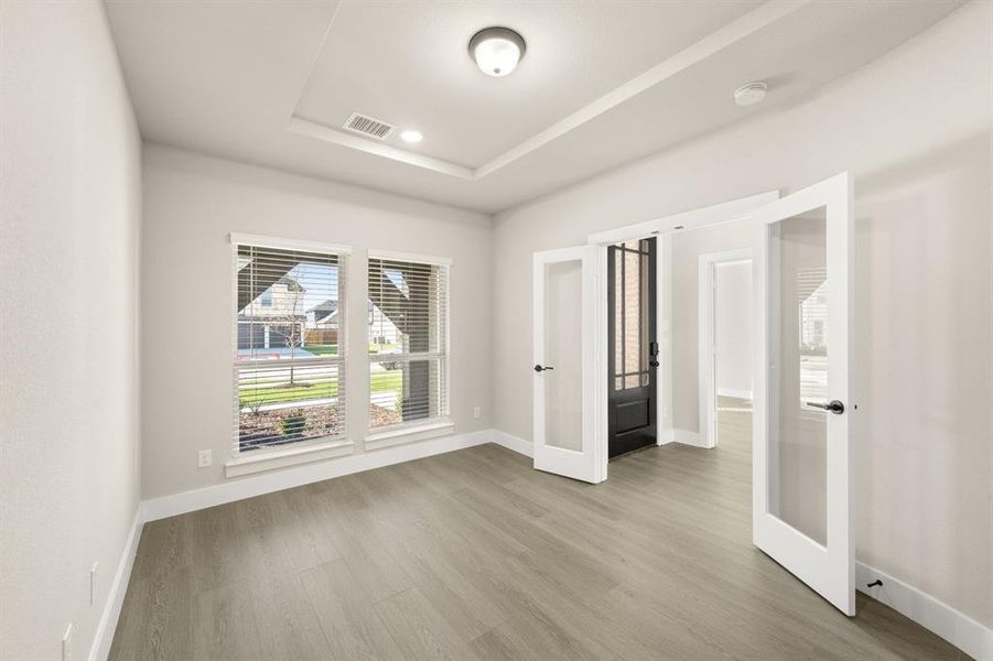 Spacious, unfurnished interior of a new home in Bear Creek, Cedar Hill (Image 20).