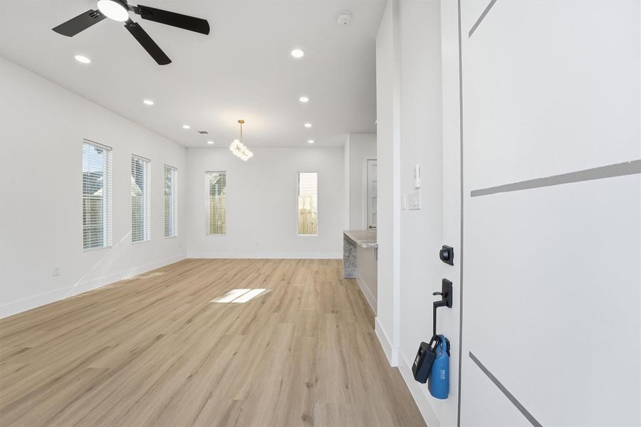 Spacious, unfurnished interior of a new home in , Houston (Image 13).