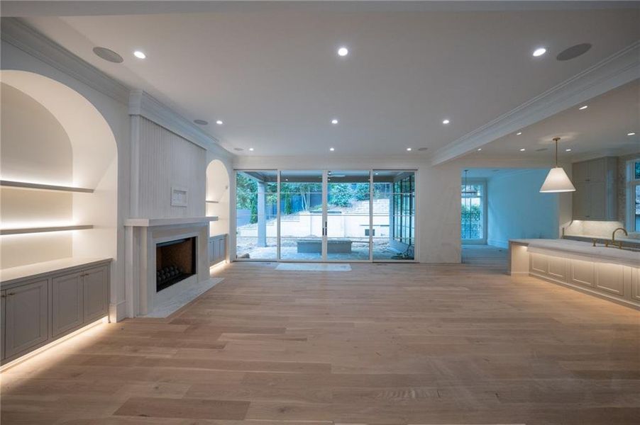 Spacious, unfurnished interior of a new home in Blue Heron Walk, Atlanta (Image 25).