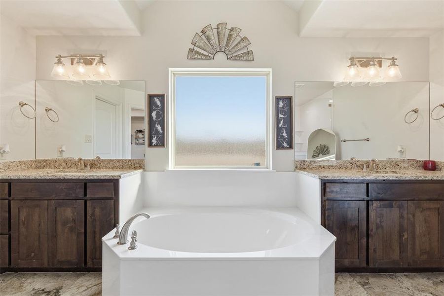 Furnished interior view inside a new home in , Grandview (Image 27).