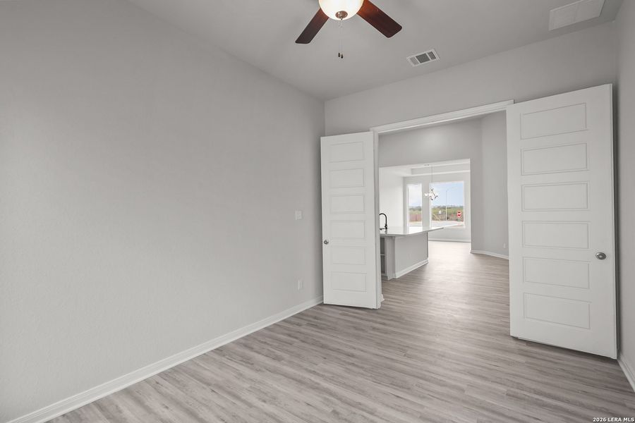 Spacious, unfurnished interior of a new home in Buffalo Crossing, Cibolo (Image 28).