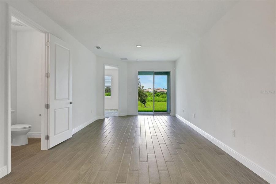 Spacious, unfurnished interior of a new home in Seaire, Parrish (Image 41). Spacious, unfurnished interior of a new home in Seaire, Parrish (Image 41).