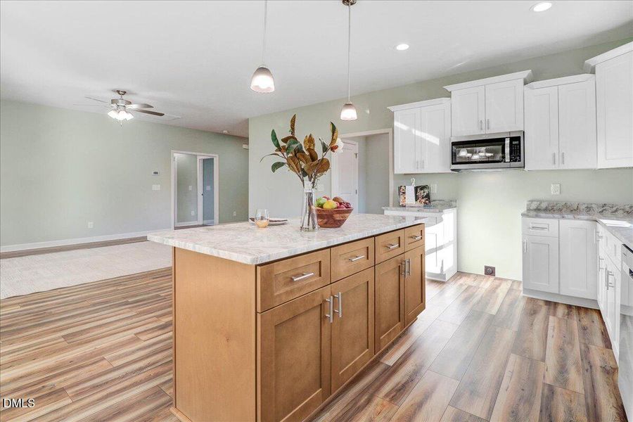 18-104 E Sillinger Dr-18