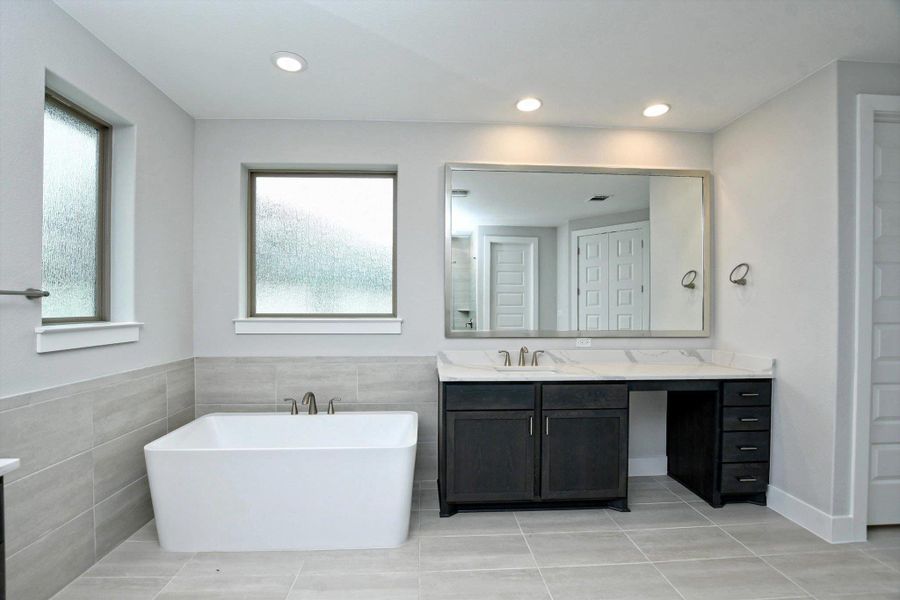 Furnished interior view inside a new home in The Hollows on Lake Travis, Leander (Image 10).