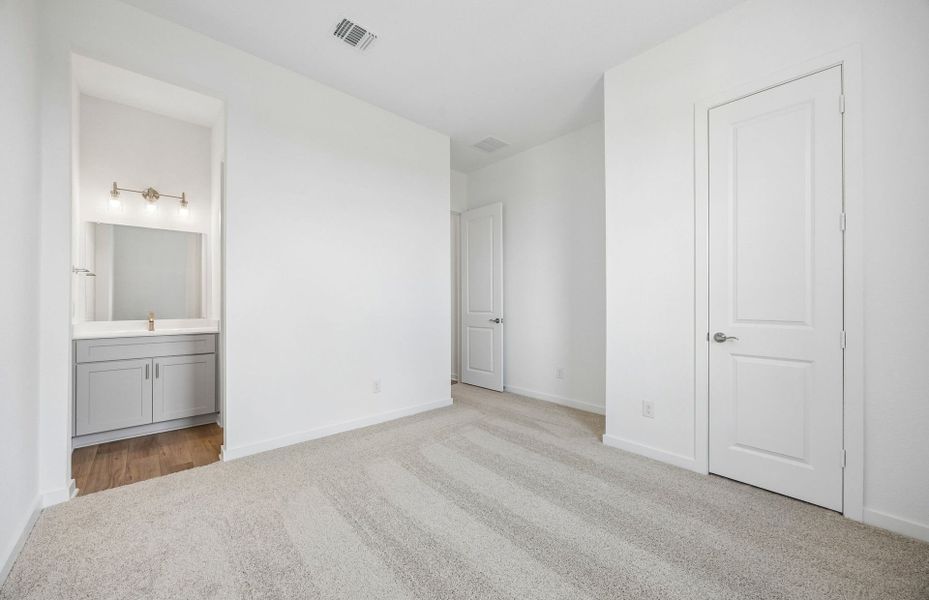 Spacious, unfurnished interior of a new home in Katy Court, Katy (Image 24).