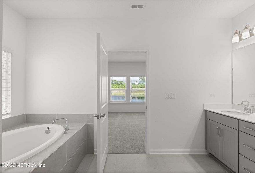 Furnished interior view inside a new home in Beacon Lake, St. Augustine (Image 6).