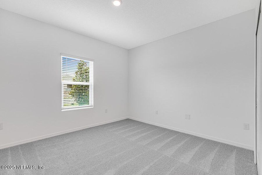Spacious, unfurnished interior of a new home in Coopers Meadow, Jacksonville (Image 24).