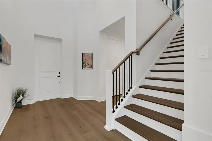 Spacious, unfurnished interior of a new home in Cassata Lakes, Nokomis (Image 59).
