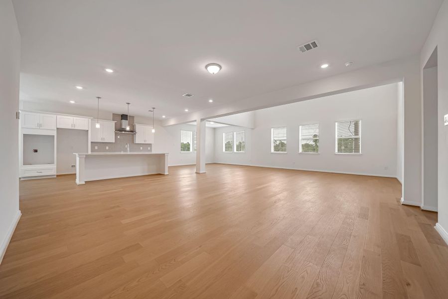 The third floor features a spacious game room and four additional bedrooms with convenient access to 2 full baths. Located in Townsen Landing, a thoughtfully planned community featuring elevated foundations and flood-resistant floor plans for added peace of mind. Residents enjoy an outdoor amphitheater, two dog parks, & convenient access to shopping, dining, entertainment, and major highways, with an easy commute to Downtown Houston, Bush IAH, & surrounding employment centers. Humble ISD.