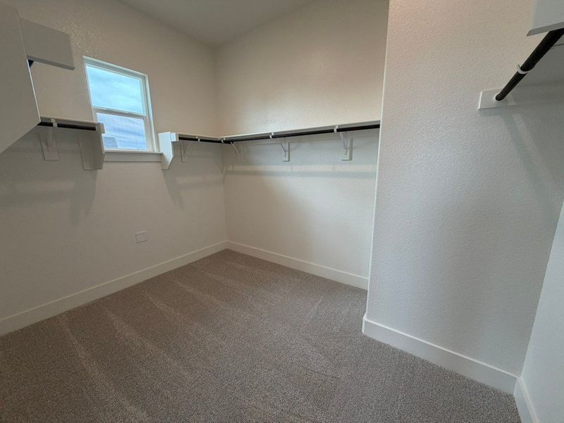 Spacious, unfurnished interior of a new home in Eagle Ridge Estates, Weatherford (Image 13).