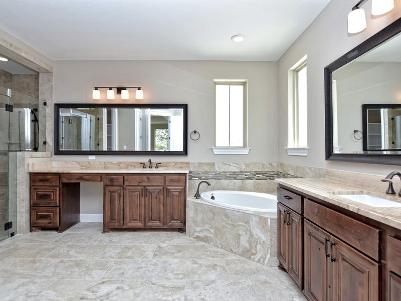 Representative furnished interior of a home built from the San Simeon II by Giddens Homes in Clearwater Ranch, Liberty Hill (Image 58).