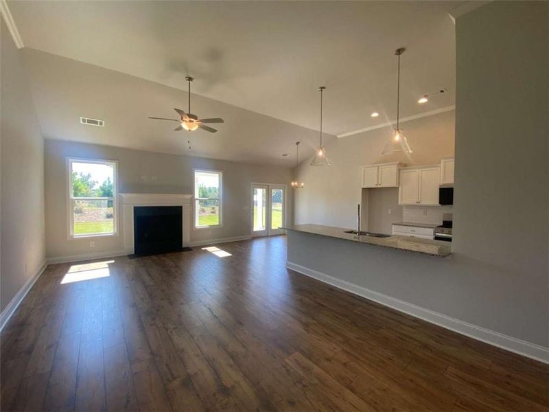 Spacious, unfurnished interior of a new home in , Jefferson (Image 20).