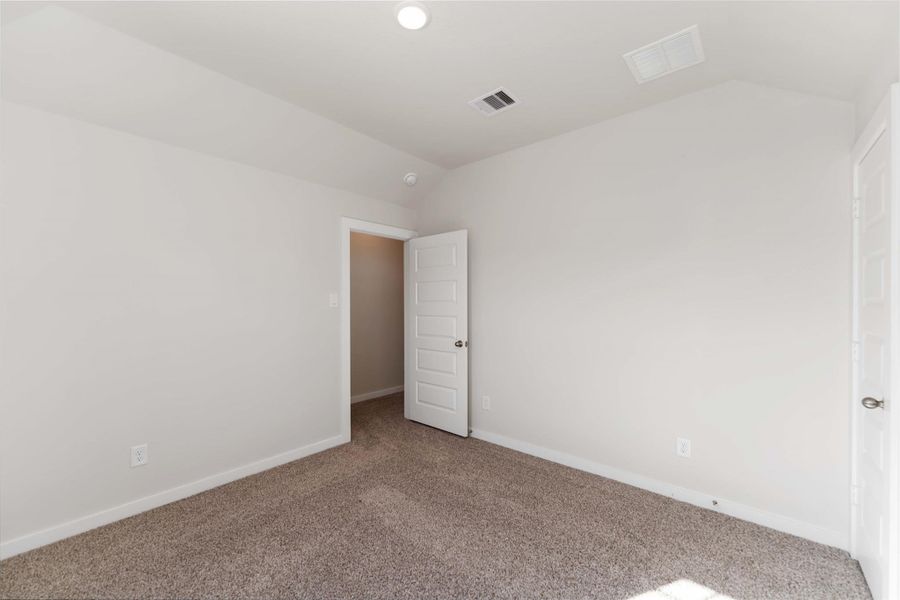Spacious, unfurnished interior of a new home in Magnolia Springs, Montgomery (Image 18).