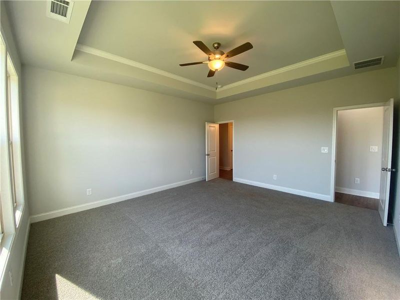 Spacious, unfurnished interior of a new home in , Jefferson (Image 30).